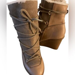 Michael Kors women Tan leather suede Platform wedge boots size 10